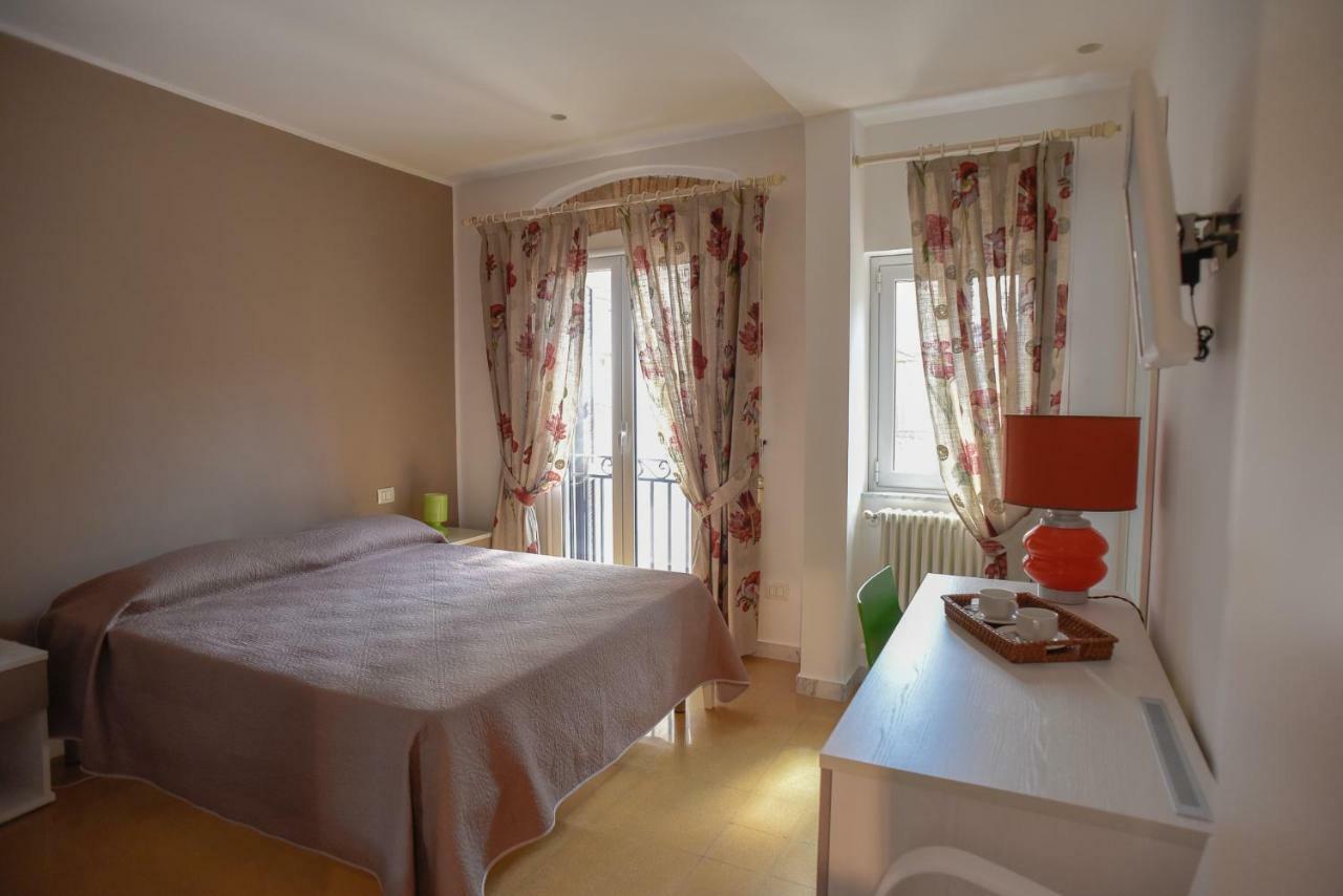 Rooms 19 B&B ปาแลร์โม ภายนอก รูปภาพ