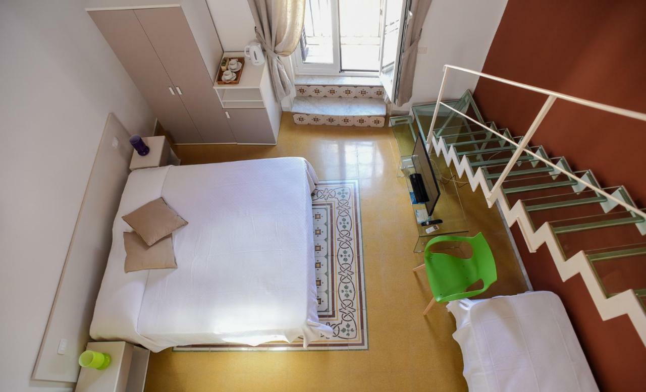 Rooms 19 B&B ปาแลร์โม ภายนอก รูปภาพ